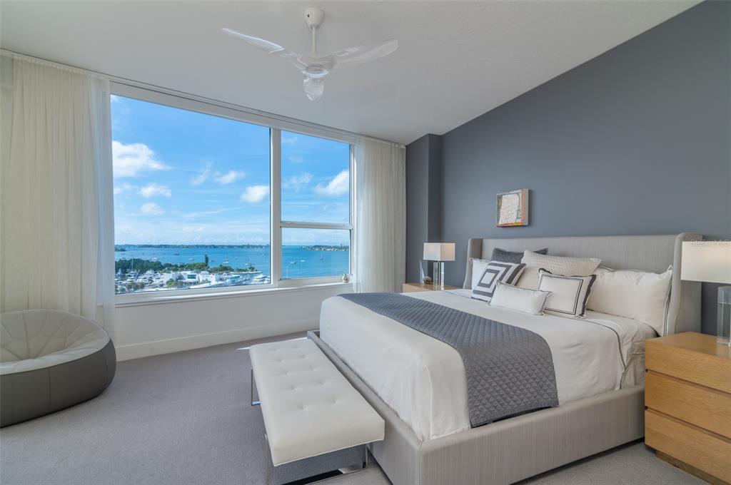 MARINA TOWER - Residential