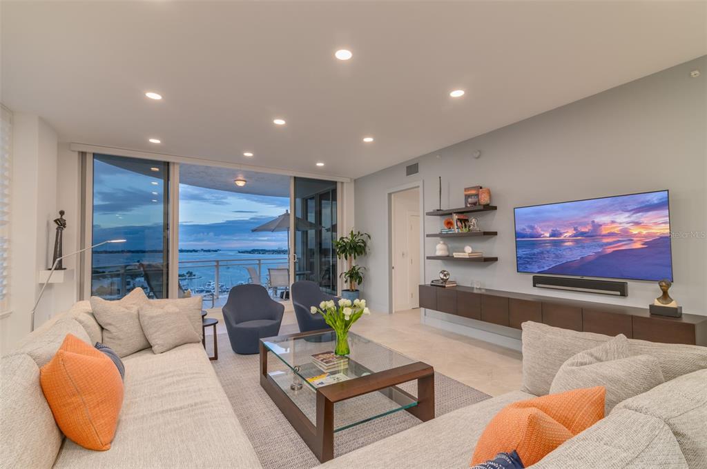 MARINA TOWER - Residential