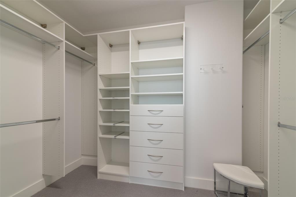 MARINA TOWER - Residential