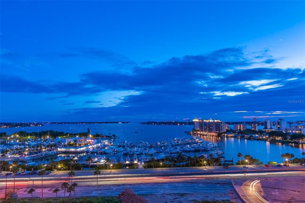 MARINA TOWER - Residential