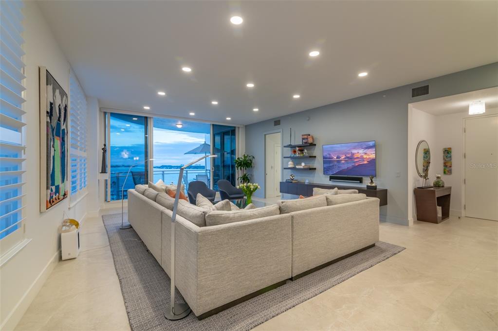 MARINA TOWER - Residential