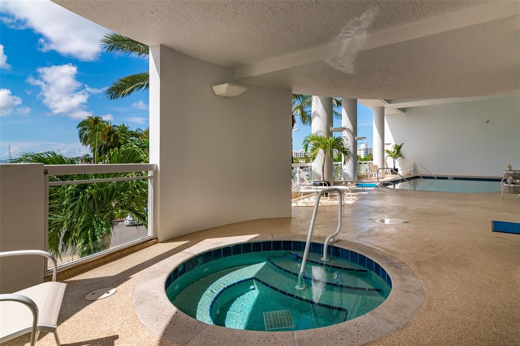 MARINA TOWER - Residential