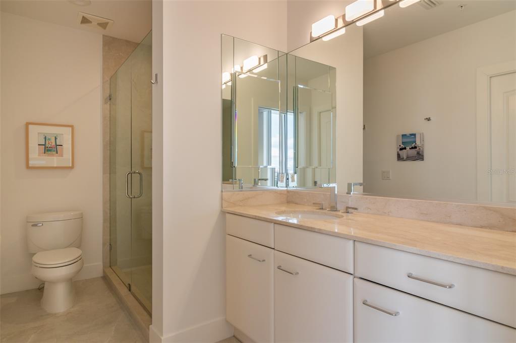 MARINA TOWER - Residential