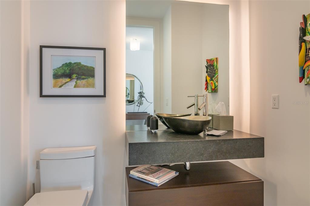 MARINA TOWER - Residential