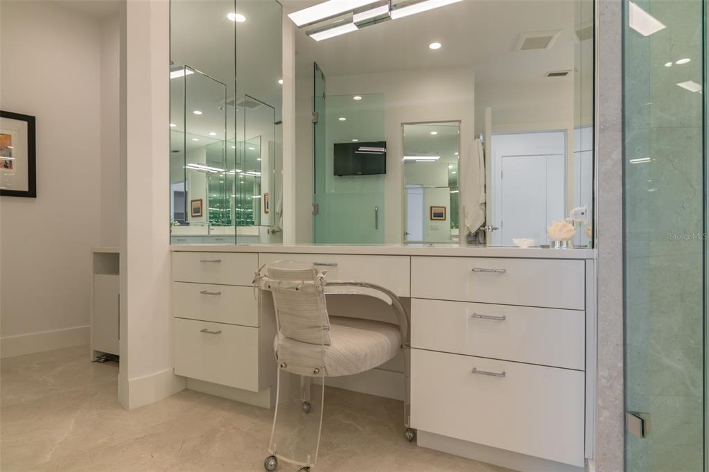 MARINA TOWER - Residential