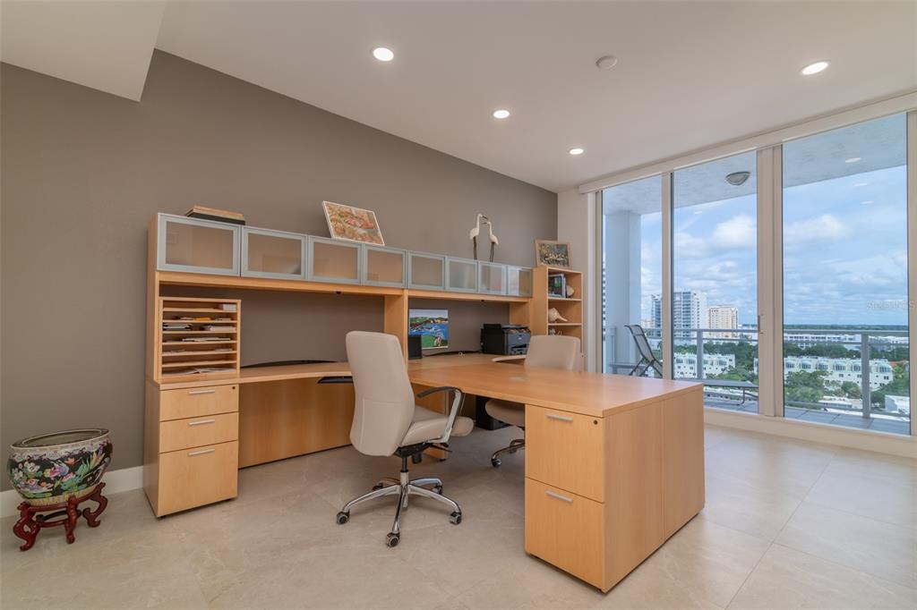 MARINA TOWER - Residential