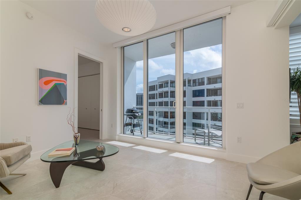 MARINA TOWER - Residential