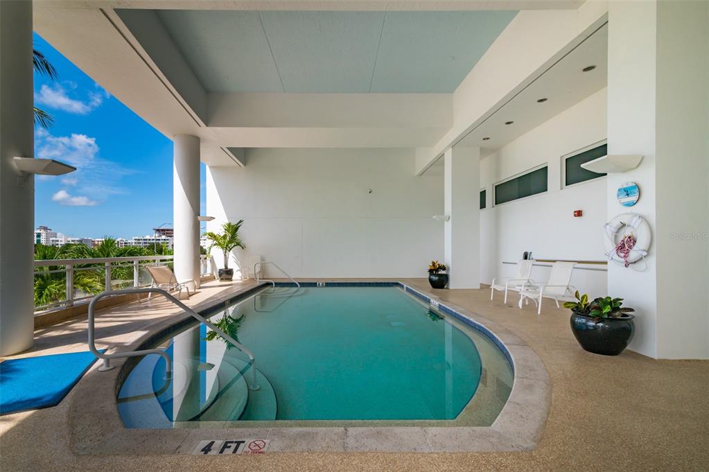 MARINA TOWER - Residential