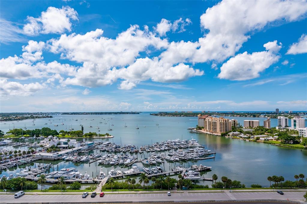 MARINA TOWER - Residential