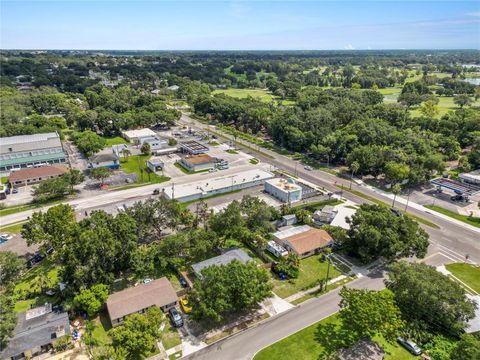 A home in LAKELAND