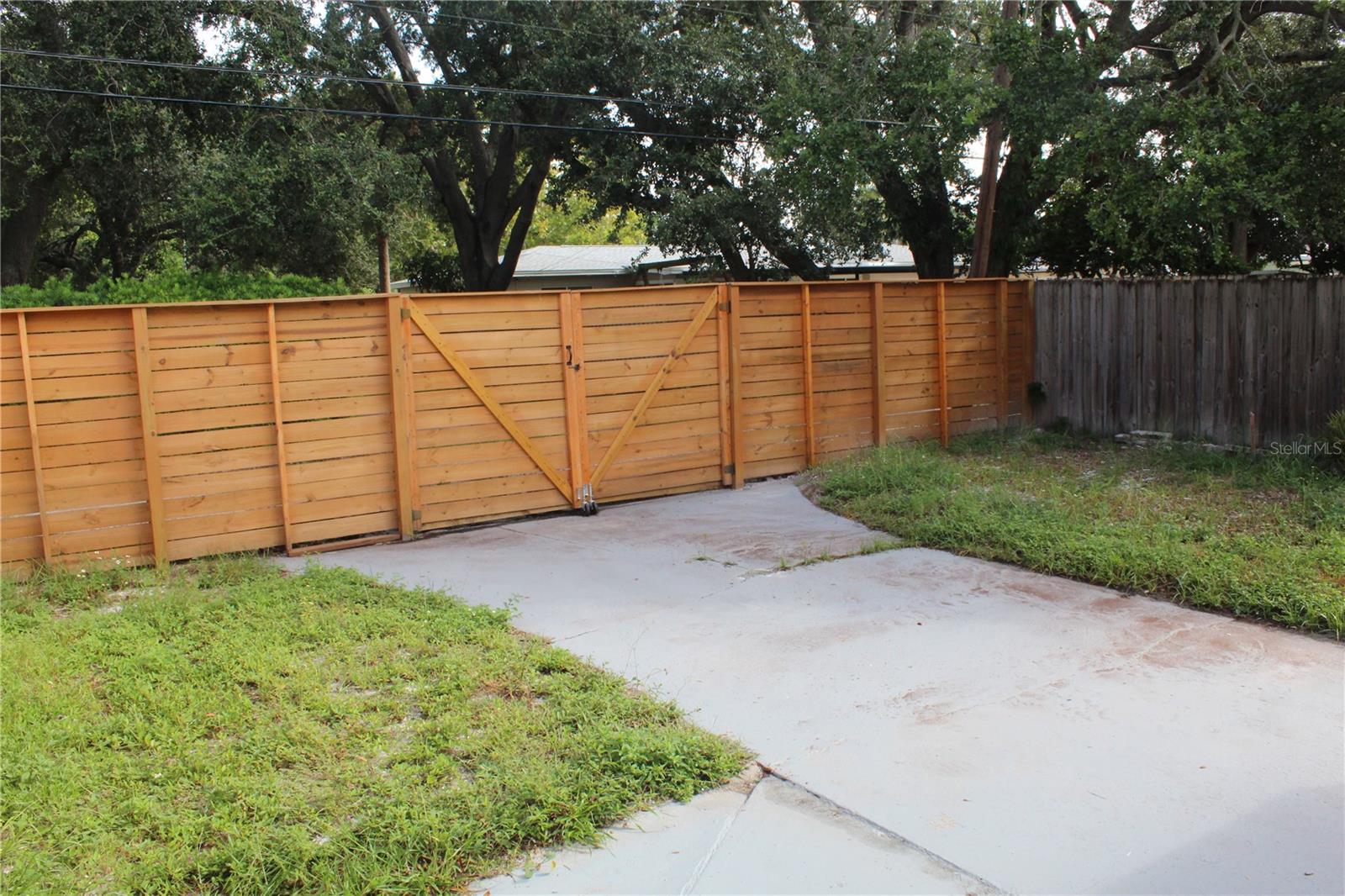 LAKE PASADENA DEV - Residential Lease