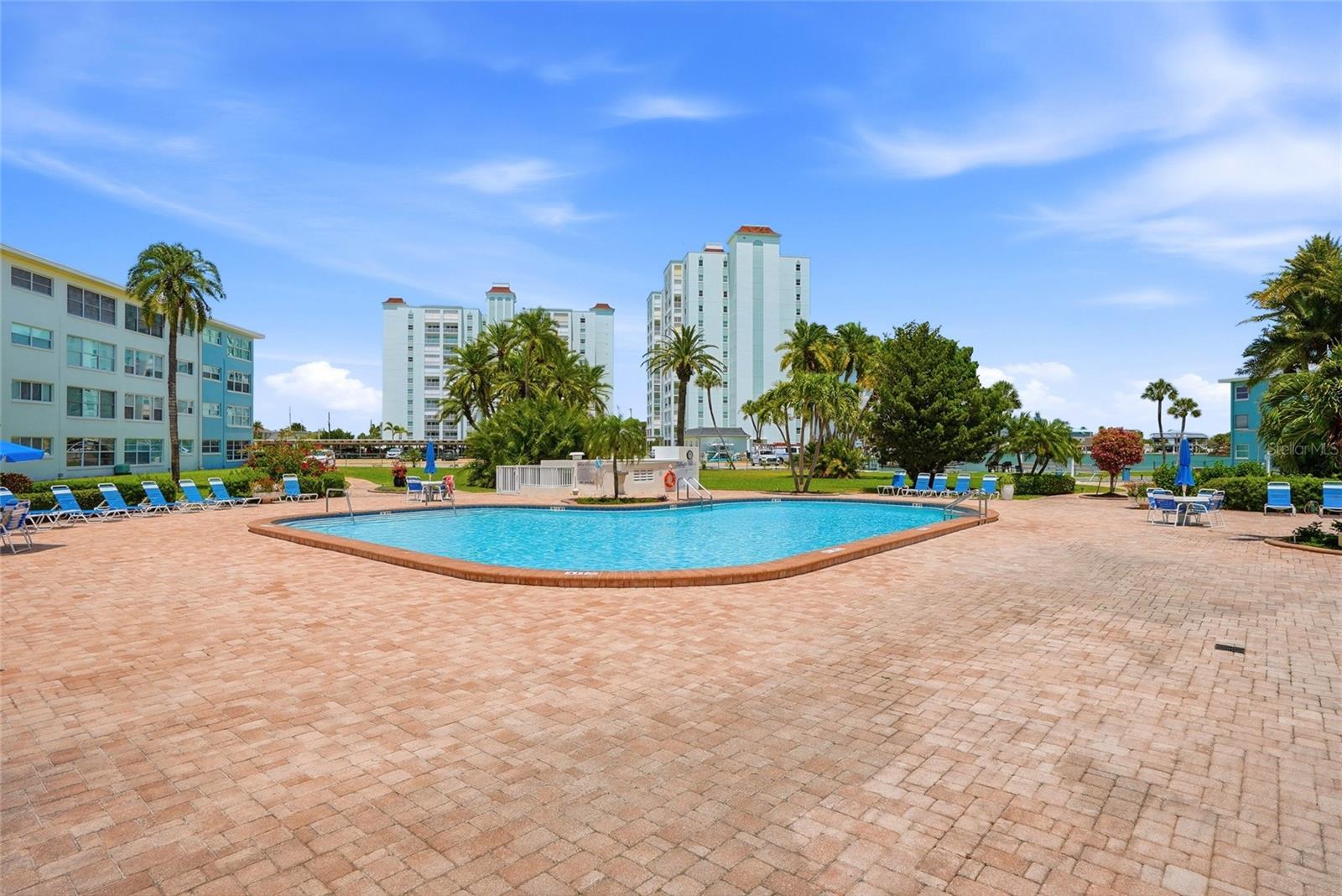 SYLVETTE CONDO - Residential