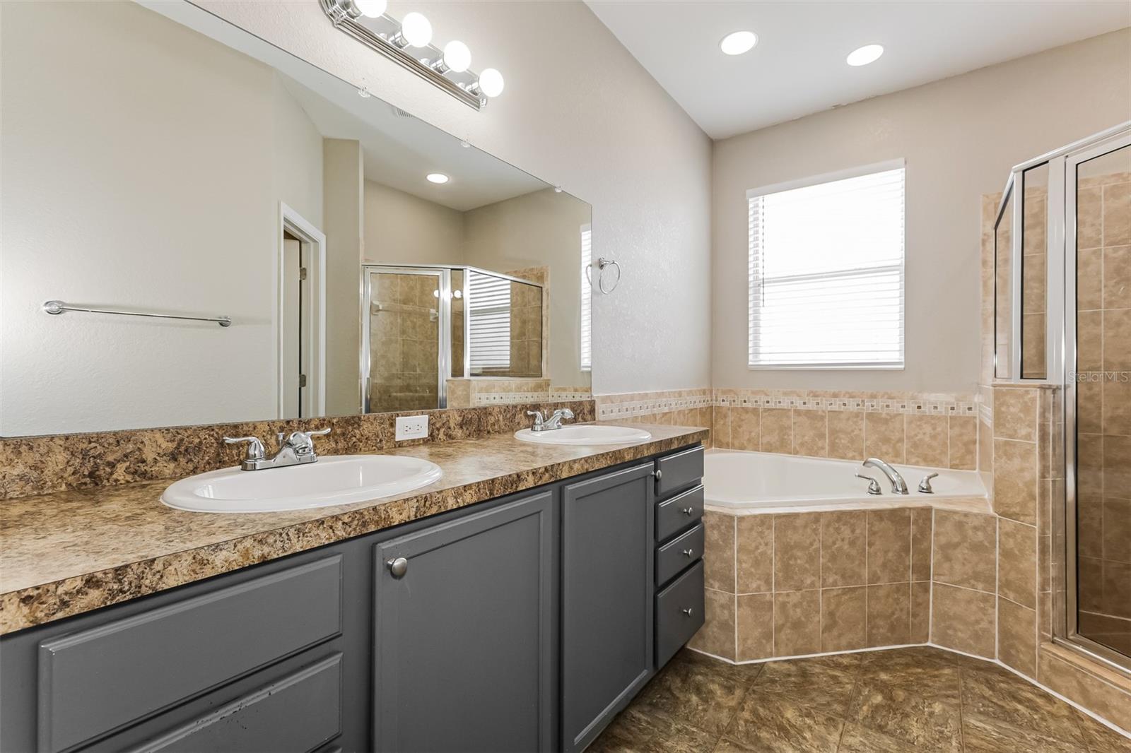 COPPER RIDGE OAKS - Residential