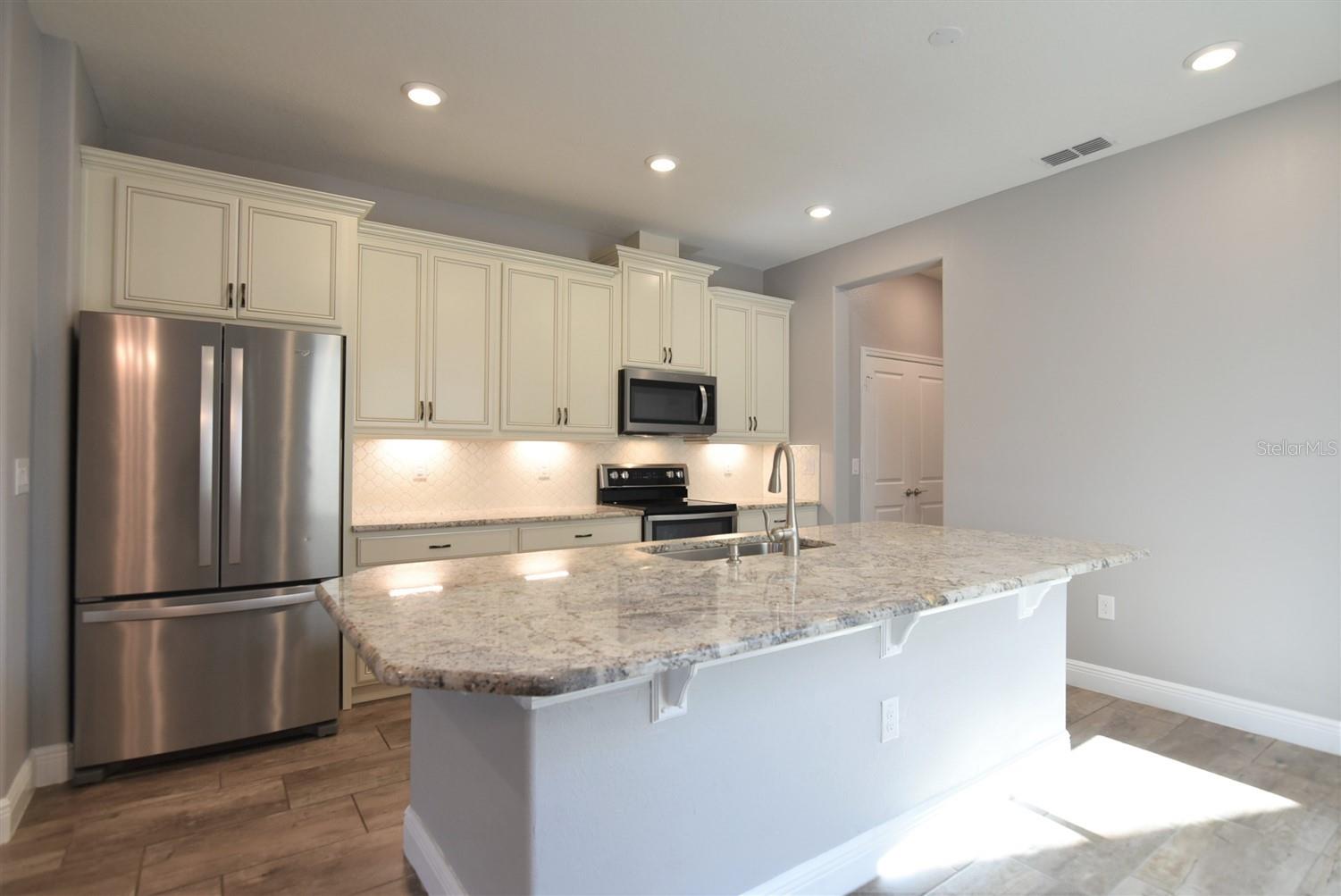 VINEYARDS/HORIZONS WEST PH 2B - Residential Lease