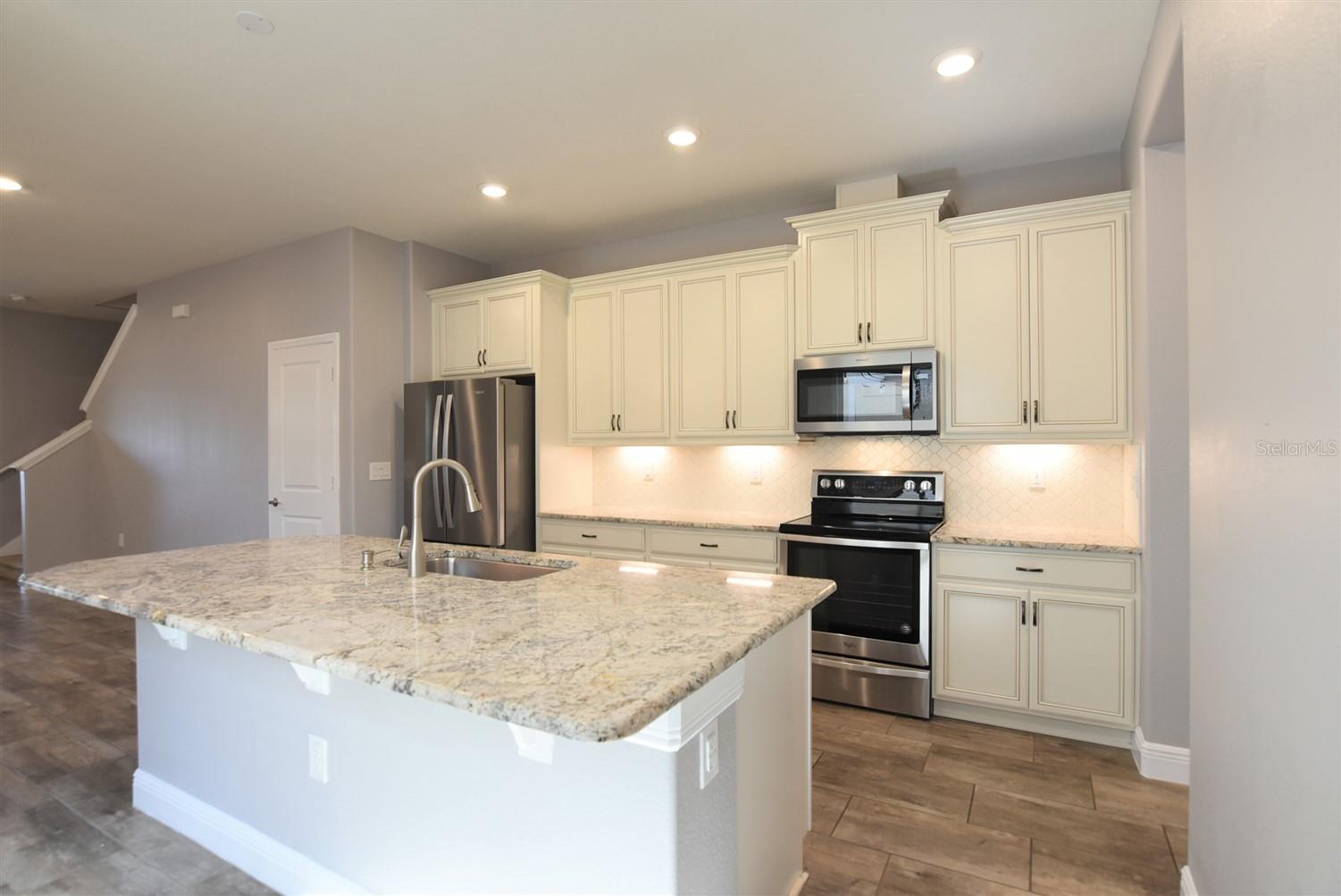 VINEYARDS/HORIZONS WEST PH 2B - Residential Lease