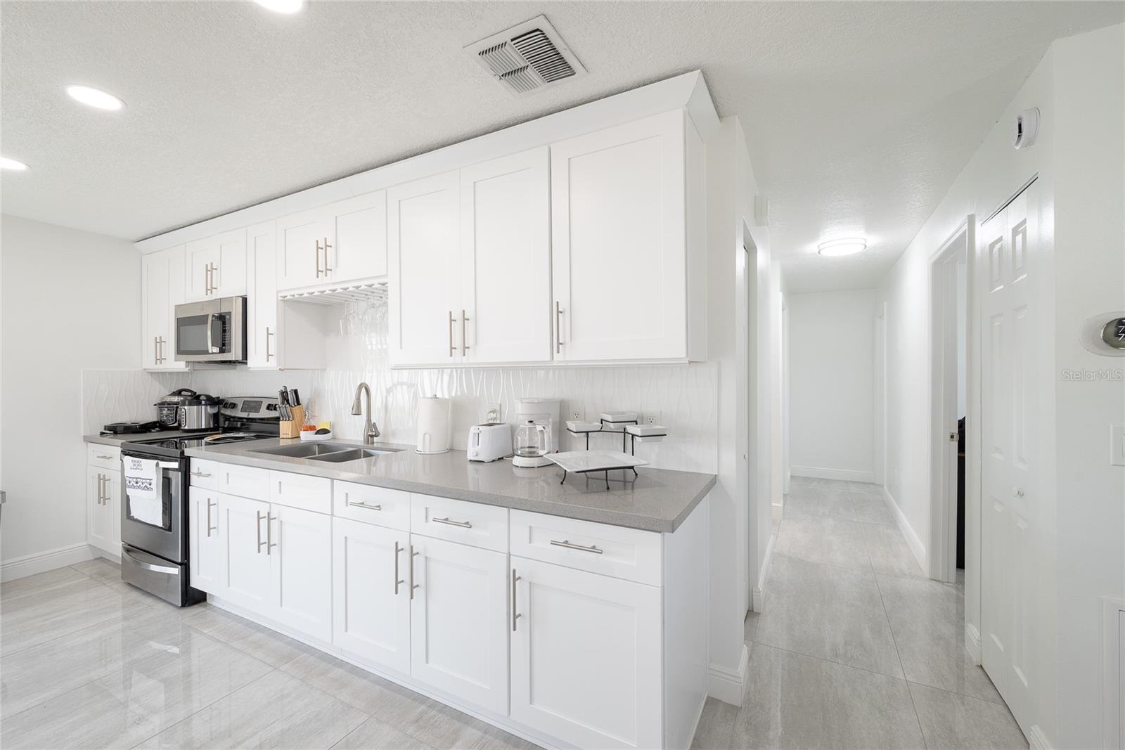 AZALEA WOODS - Residential
