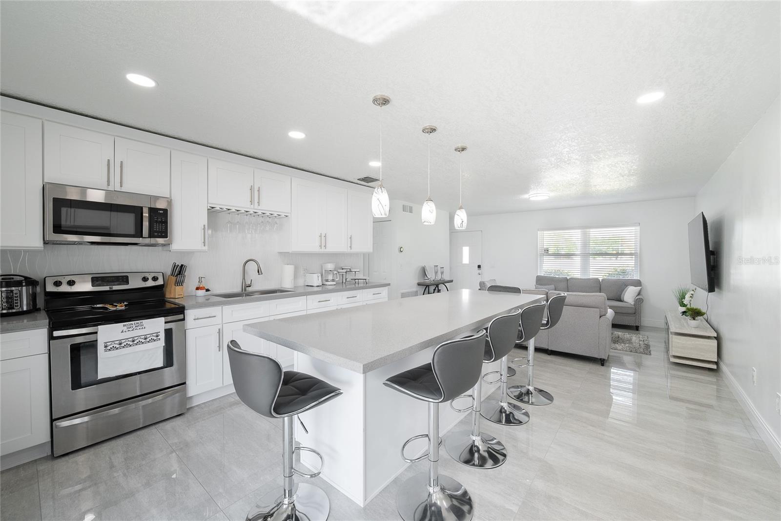 AZALEA WOODS - Residential
