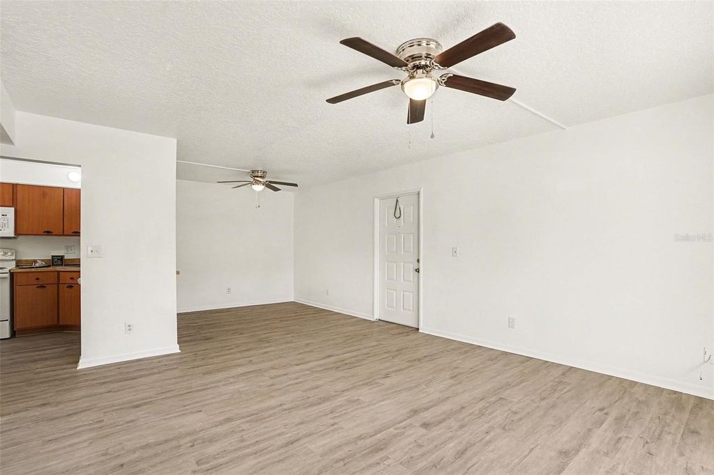 Photo of 1013 S Pine Ridge Circle #3C, Sanford, FL 32773 (MLS # O6378481)
