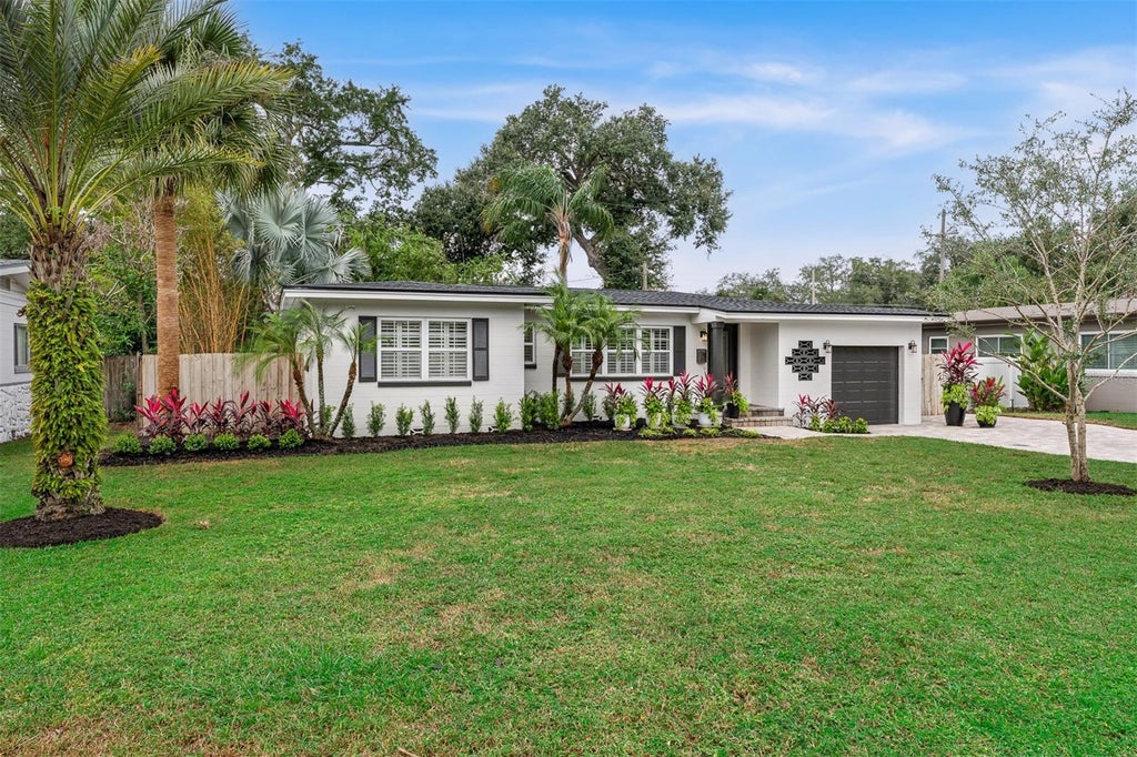 Photo of 1316 Newcastle Drive, Orlando, FL 32806 (MLS # O6451908)