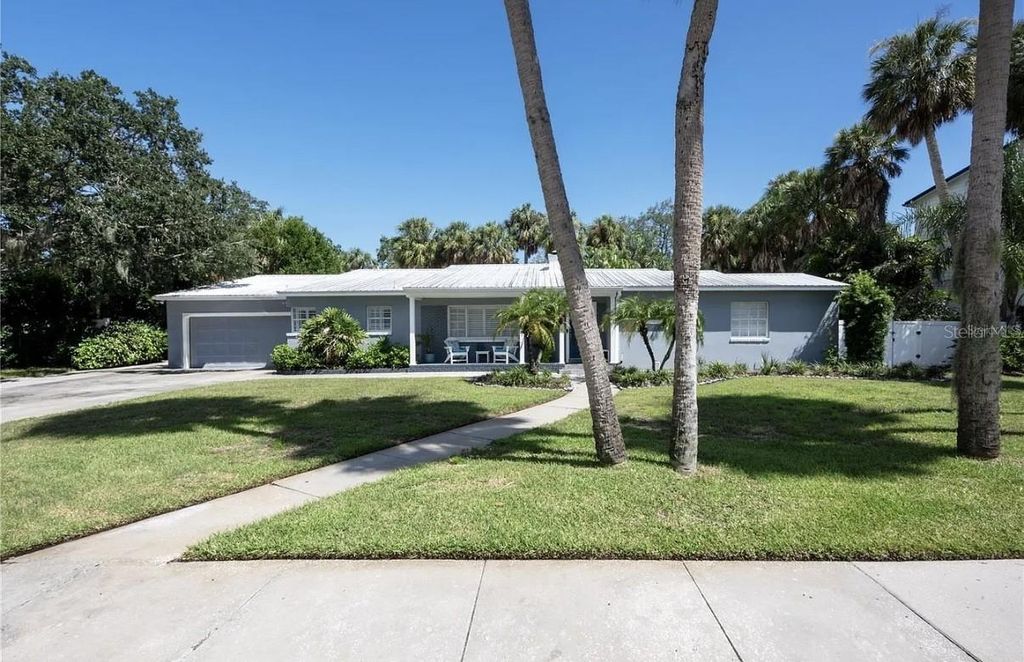 Photo of 2606 S Hawthorne Circle, Tampa, FL 33629 (MLS # W7878509)