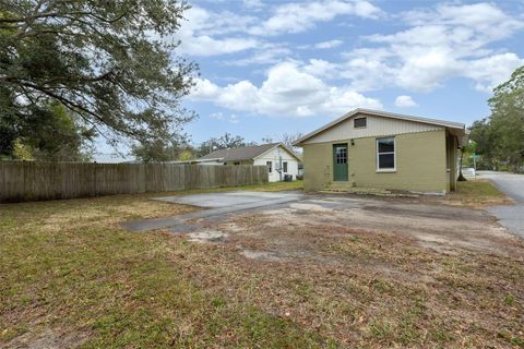 A home in DAYTONA BEACH