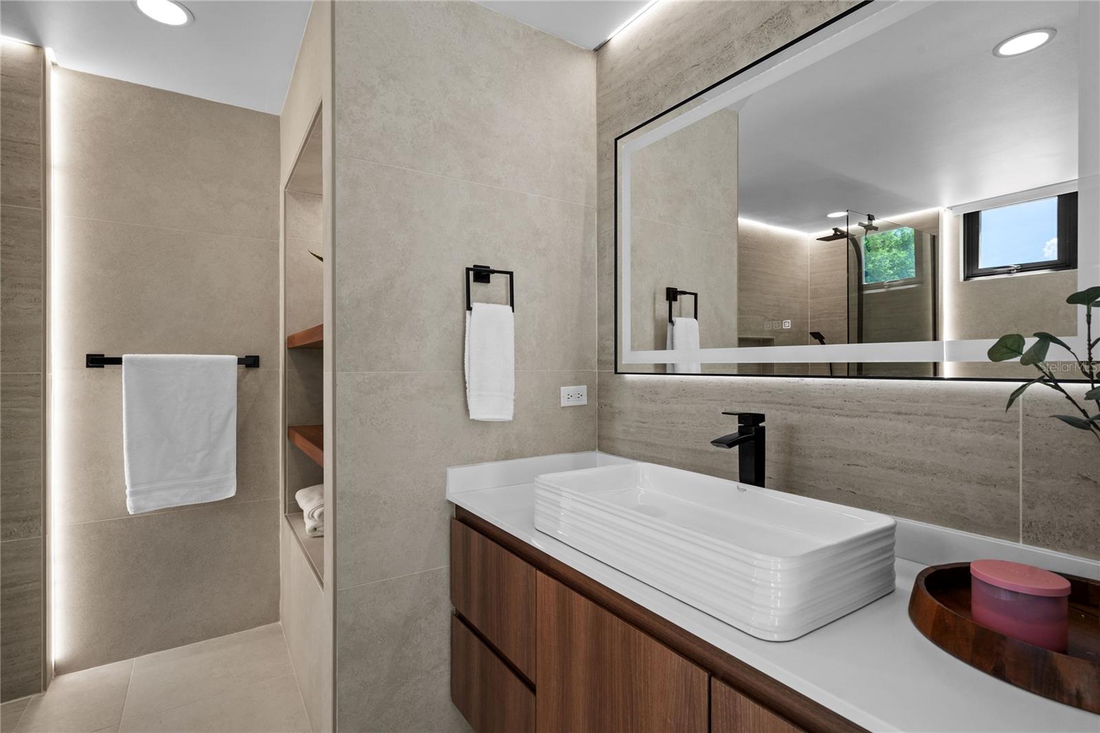 SABANERA DE DORADO - Residential