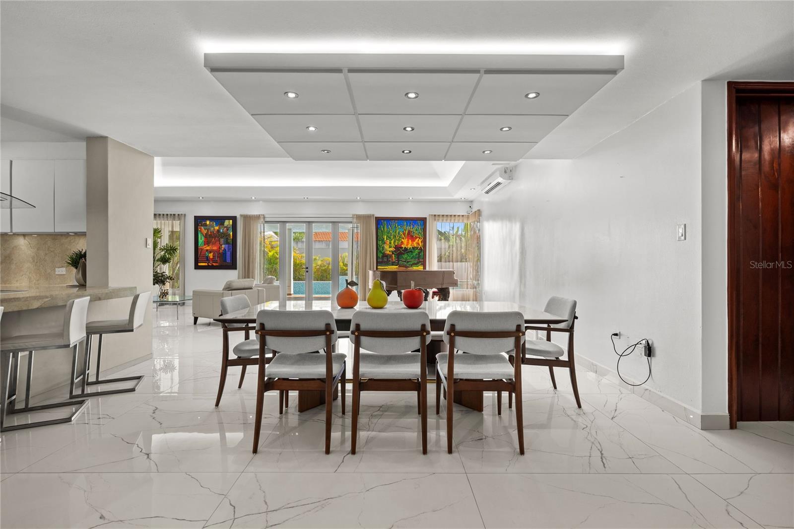 SABANERA DE DORADO - Residential