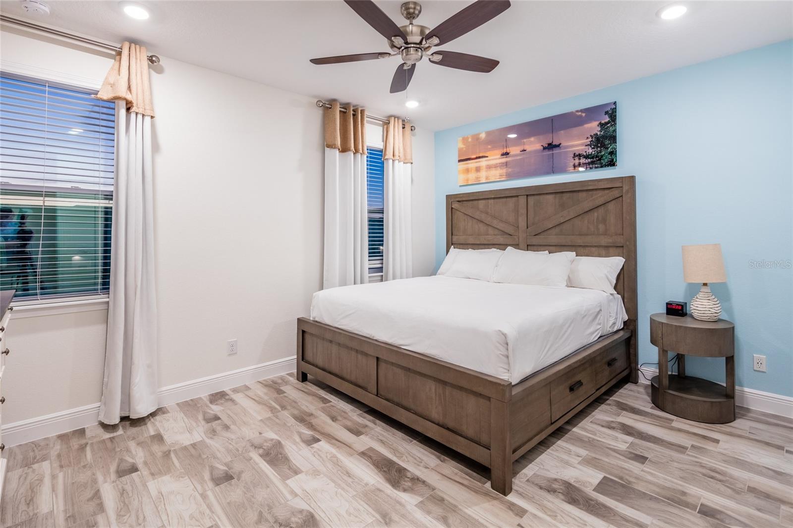 ROLLING OAKS PH 7 PB 30 PGS 167-169 LOT 92 - Residential