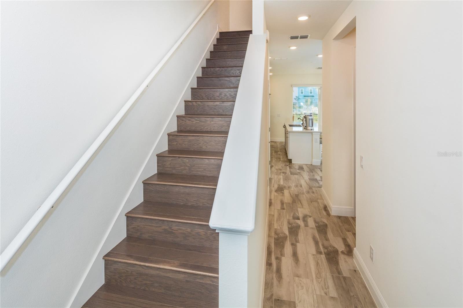 ROLLING OAKS PH 7 PB 30 PGS 167-169 LOT 92 - Residential