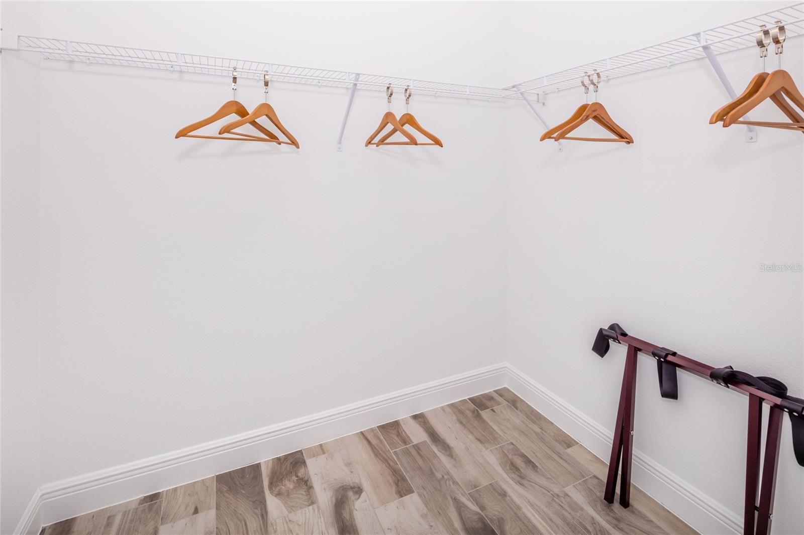 ROLLING OAKS PH 7 PB 30 PGS 167-169 LOT 92 - Residential