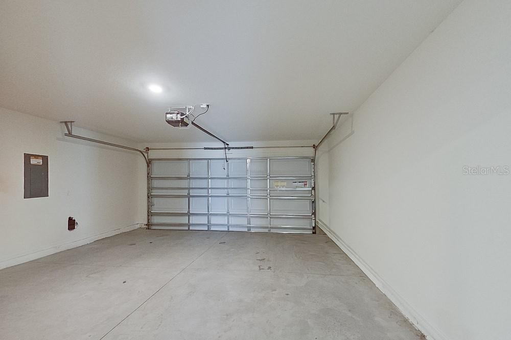 OCALA CROSSINGS - Residential Lease