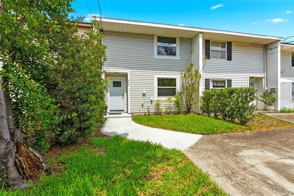 Photo of 210 S Malcolm Court, Tampa, FL 33609 (MLS # TB8519631)