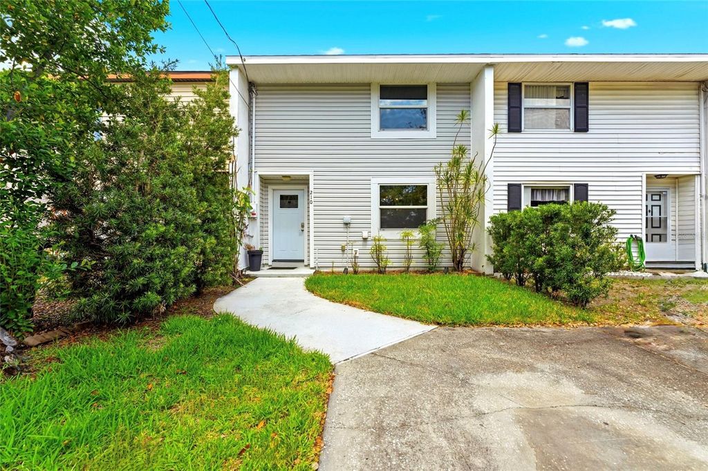 Photo of 210 S Malcolm Court, Tampa, FL 33609 (MLS # TB8519631)