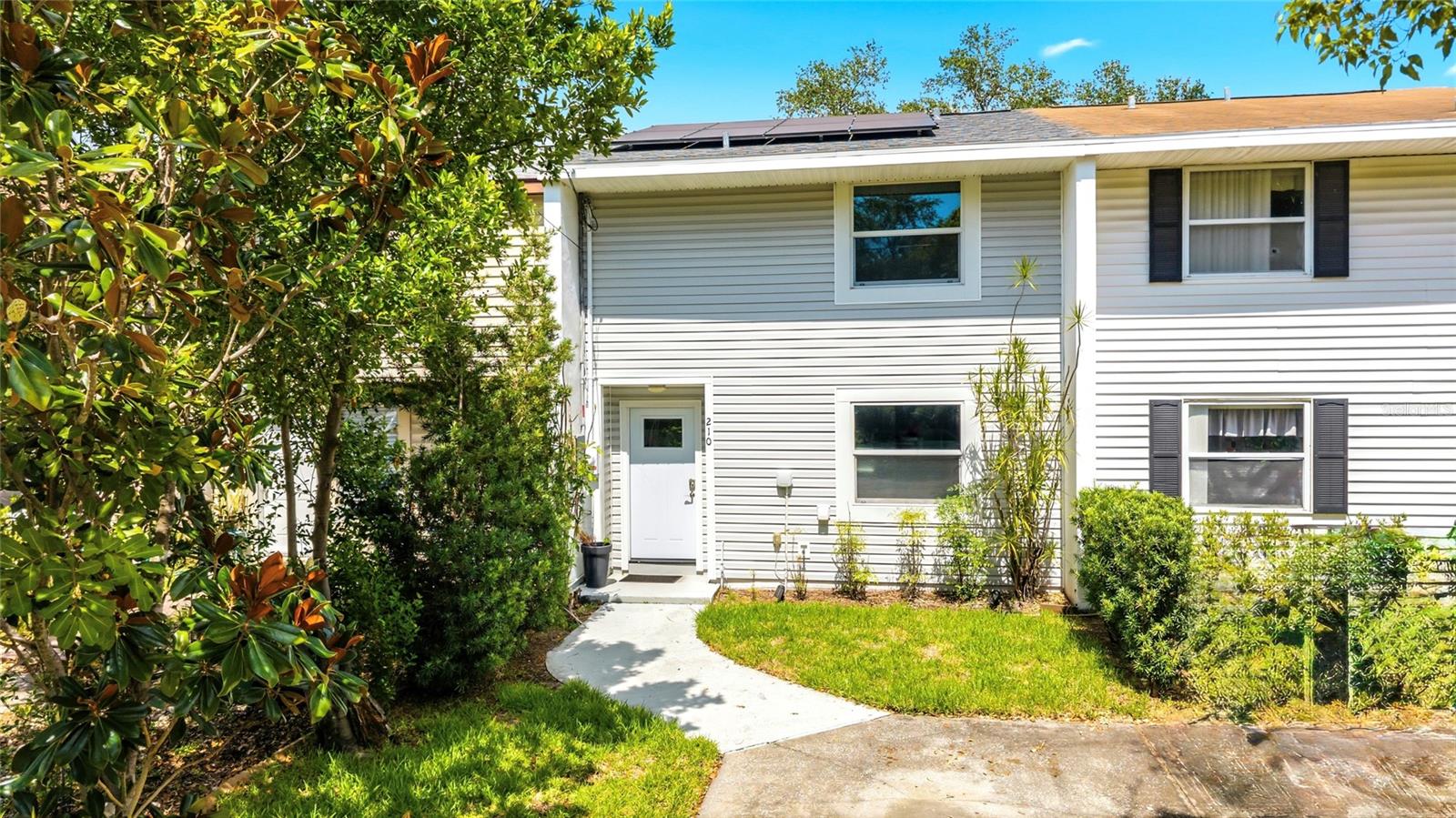 210 S MALCOLM COURT