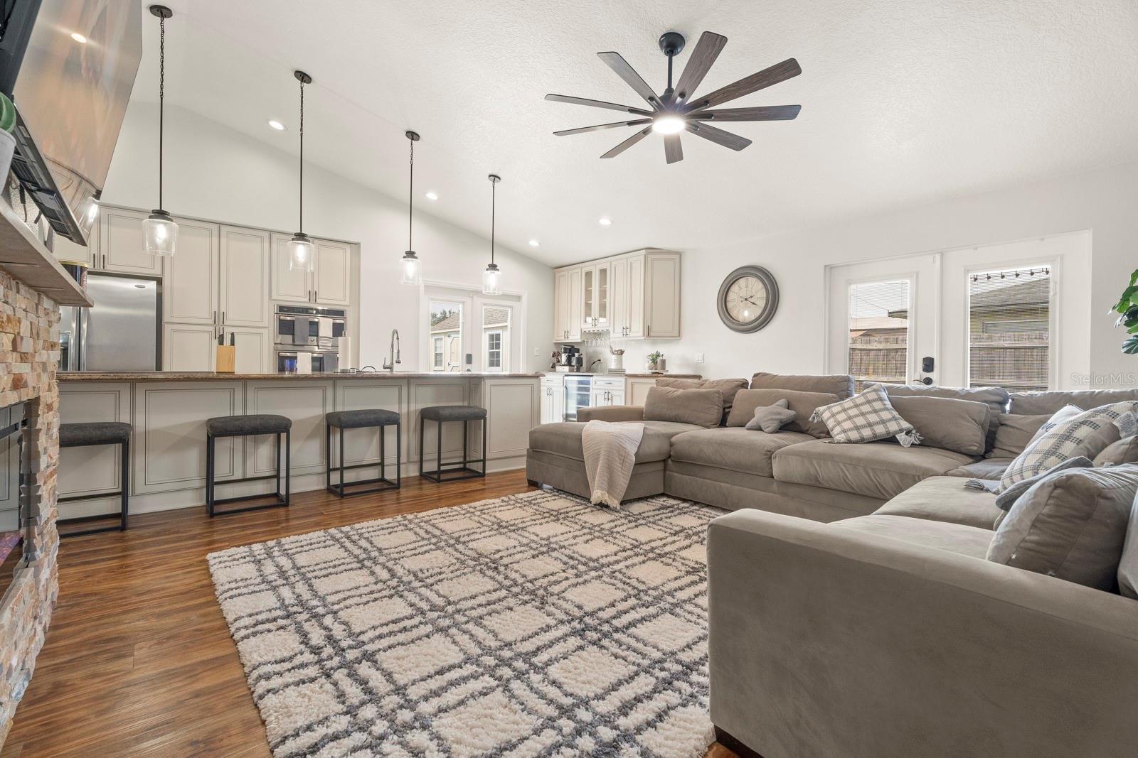 ROOSEVELT PLACE - Residential