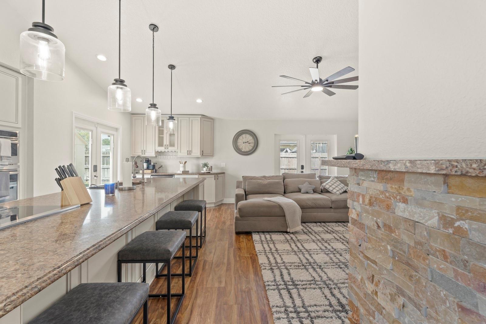 ROOSEVELT PLACE - Residential