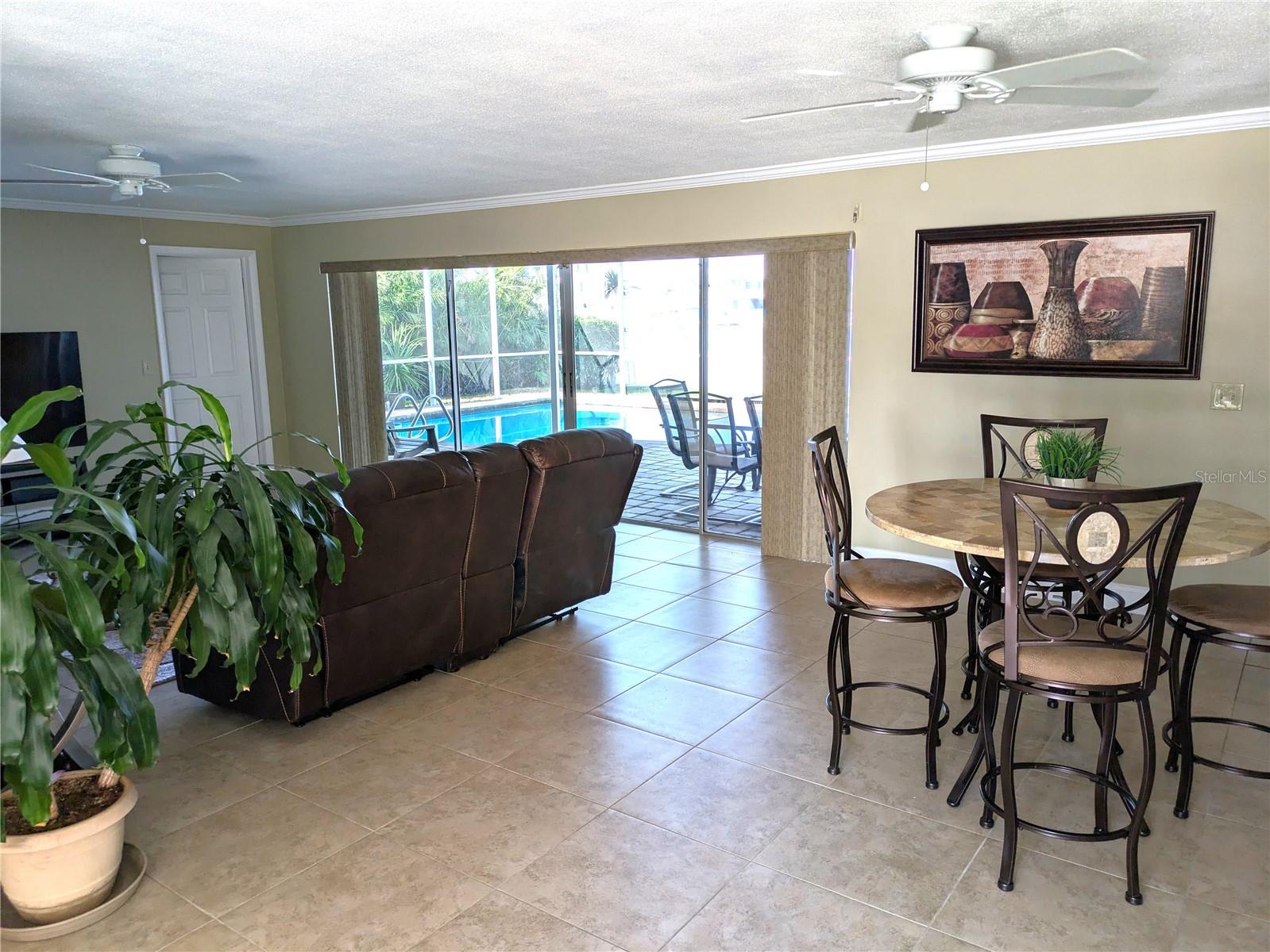 212 POINCIANA LANE
