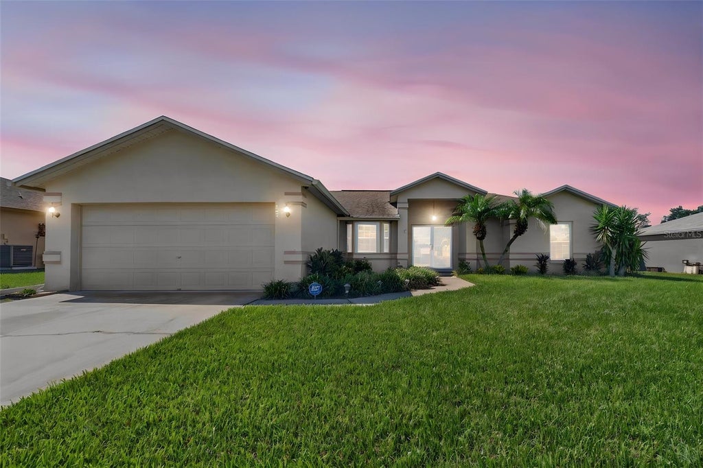 Photo of 706 Highland Crest Loop, Lake Wales, FL 33853 (MLS # O6438300)