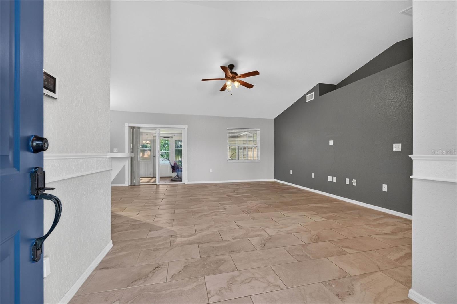 706 HIGHLAND CREST LOOP