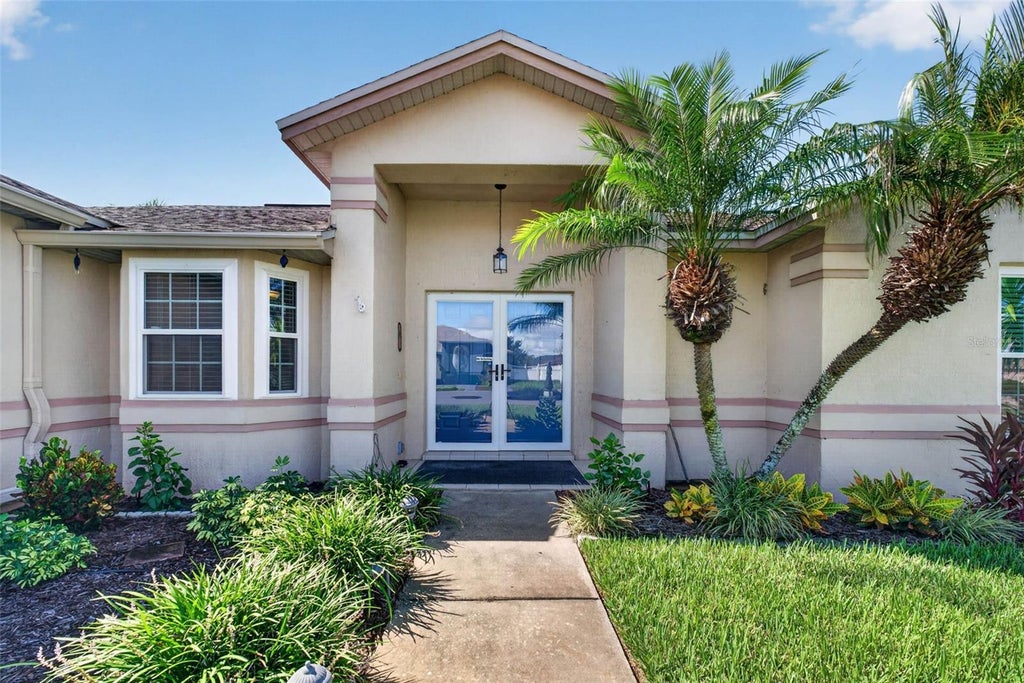 Photo of 706 Highland Crest Loop, Lake Wales, FL 33853 (MLS # O6438300)