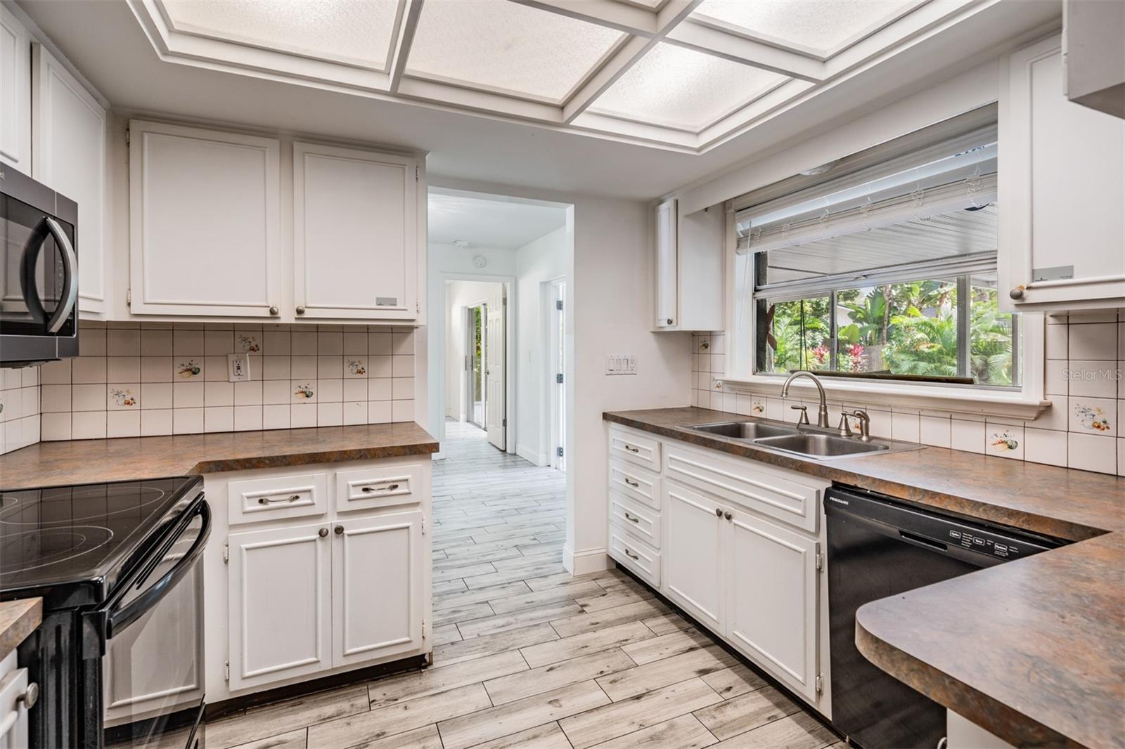 WILSHIRE ESTATES II - Residential