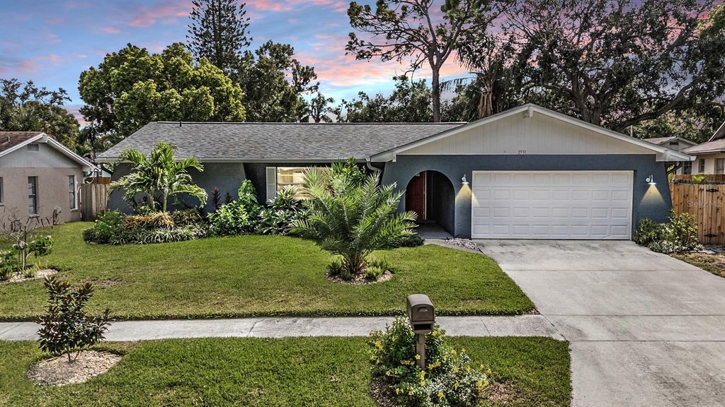 Photo of 2331 Robyn Court, Dunedin, FL 34698 (MLS # TB8432565)