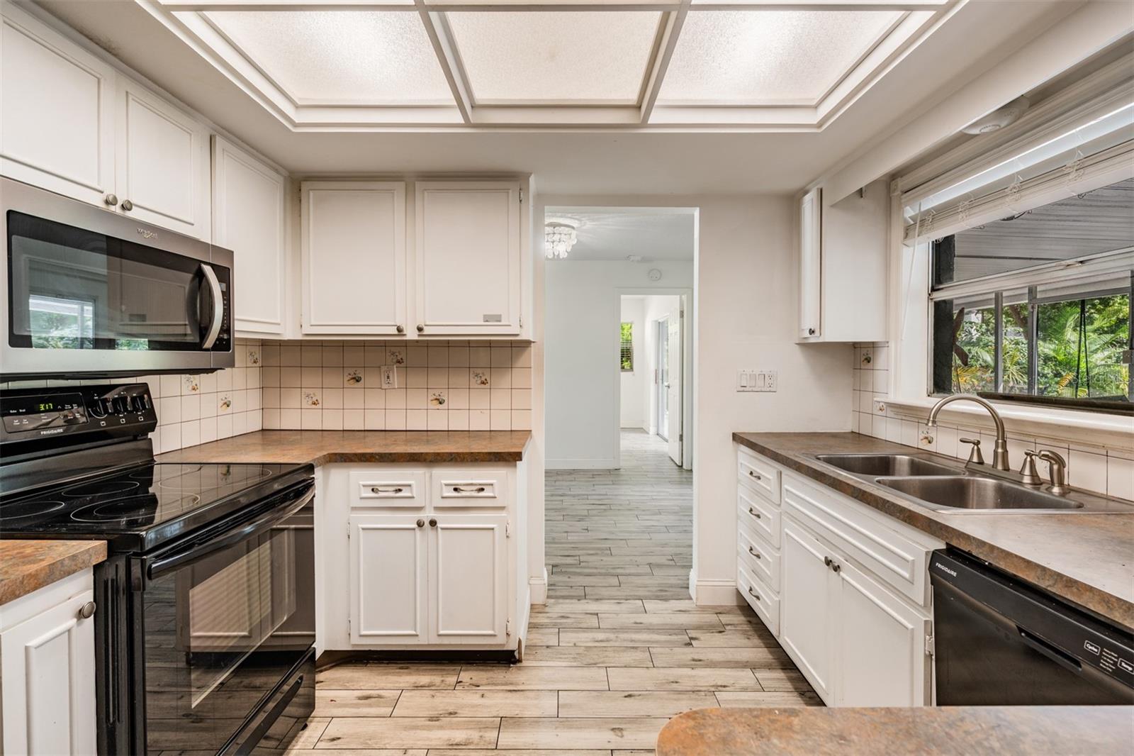 WILSHIRE ESTATES II - Residential