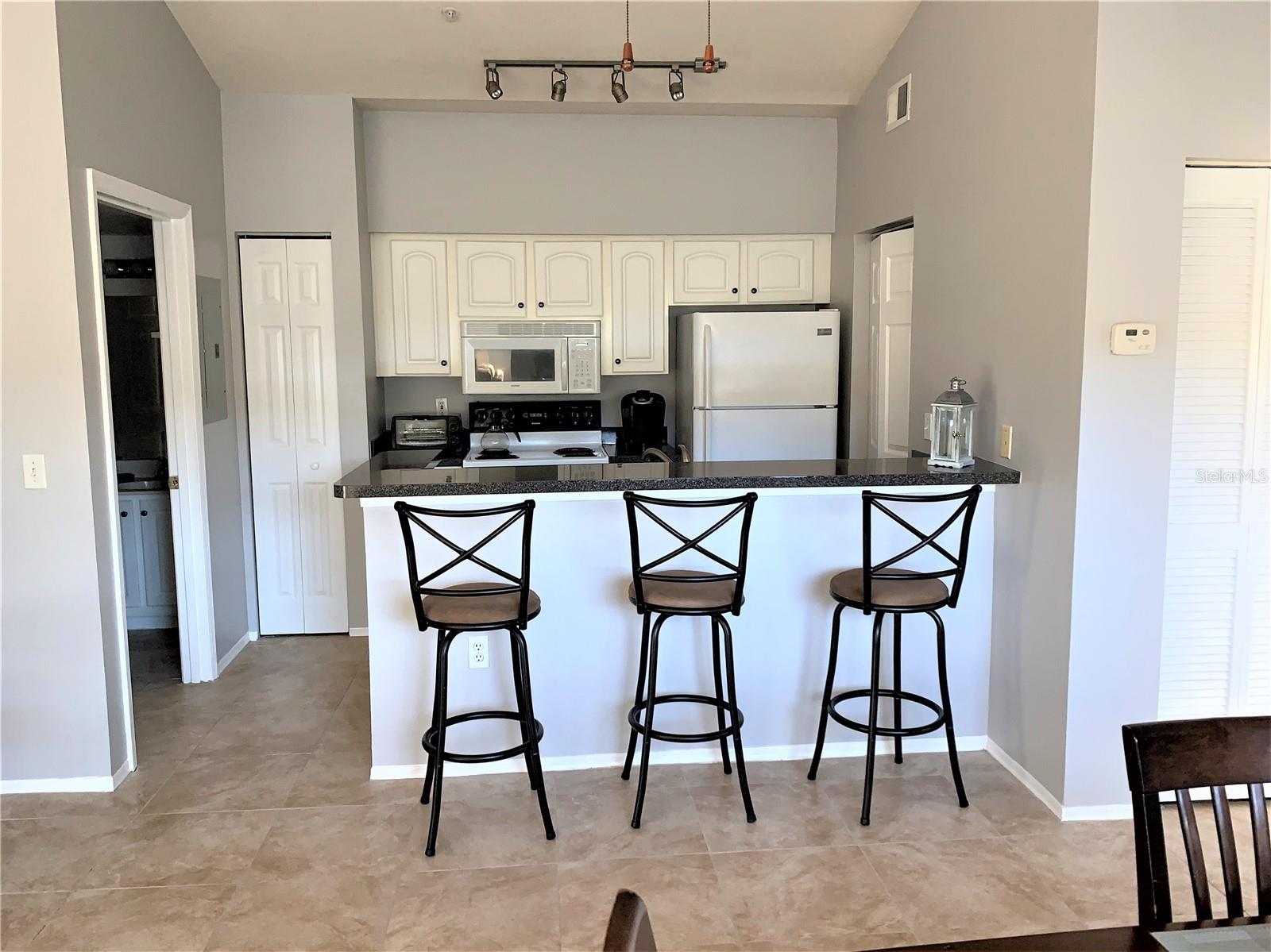 BEACHWAY CONDOS - Residential Lease