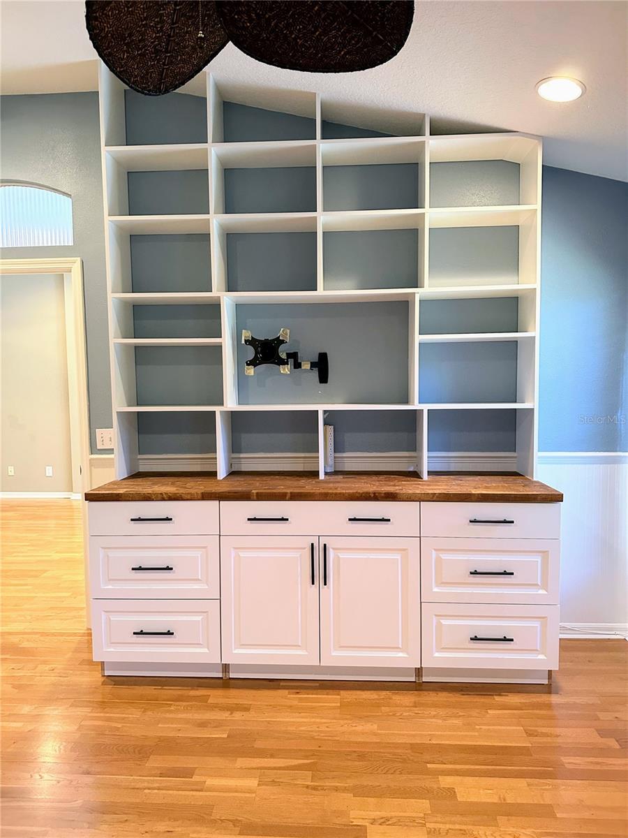 IVY LAKE ESTATES - Residential Lease