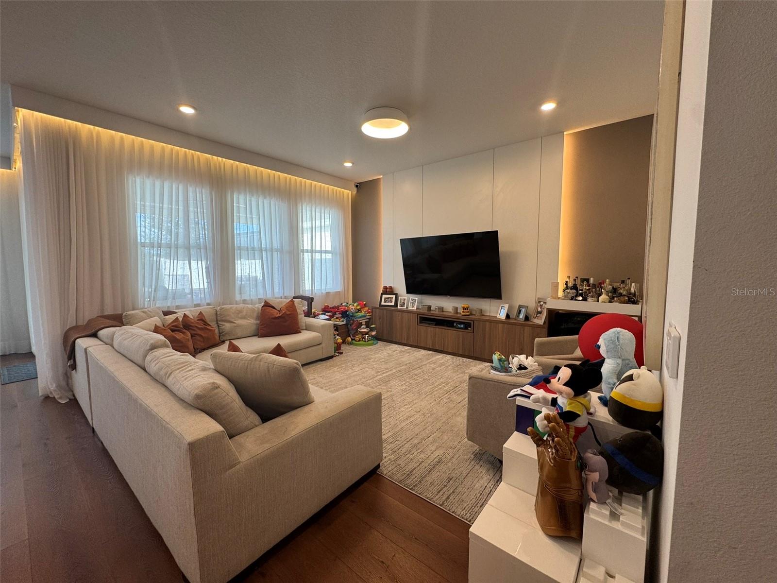 WINDING BAY PH 3 - Residential