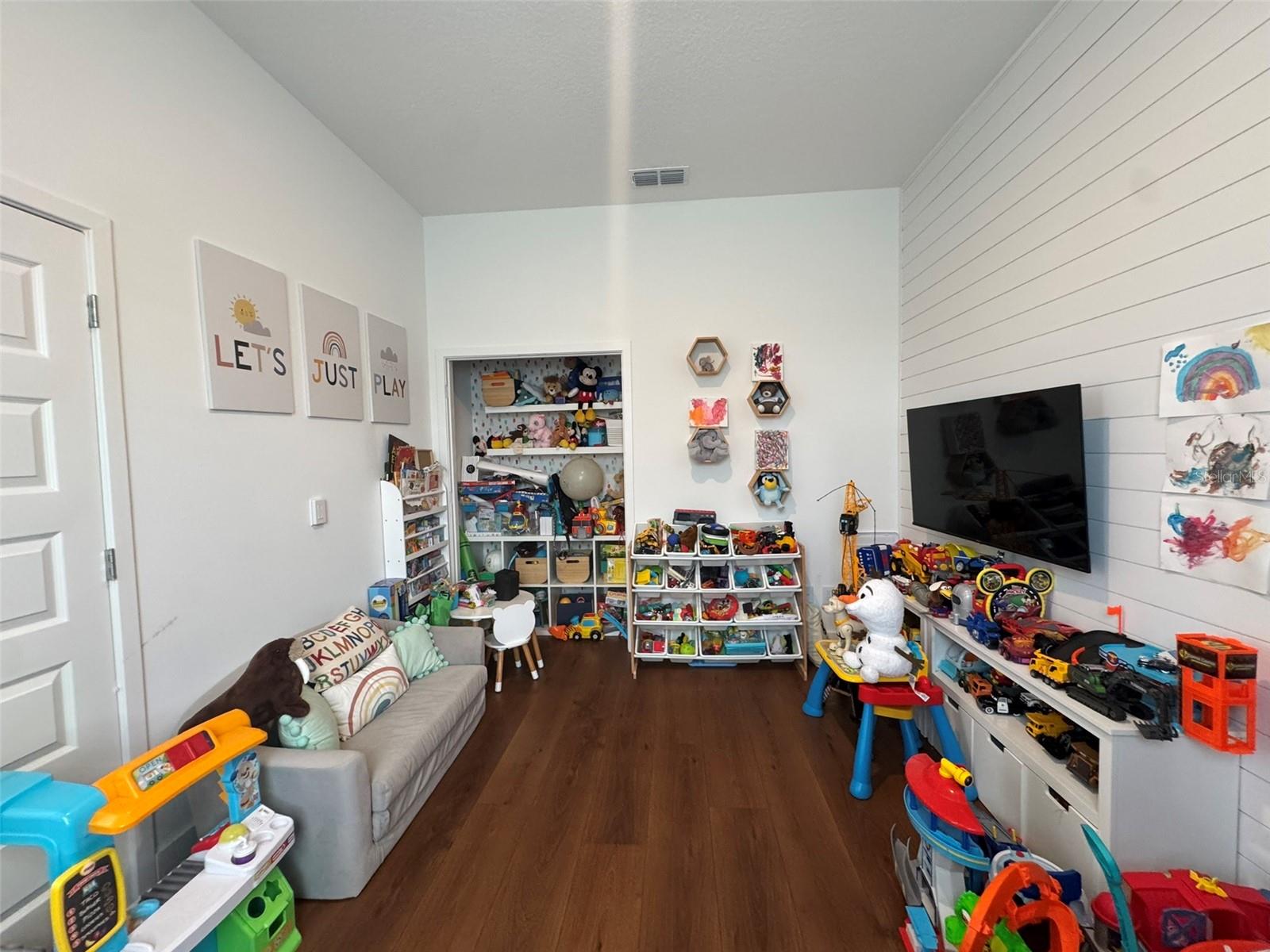 WINDING BAY PH 3 - Residential