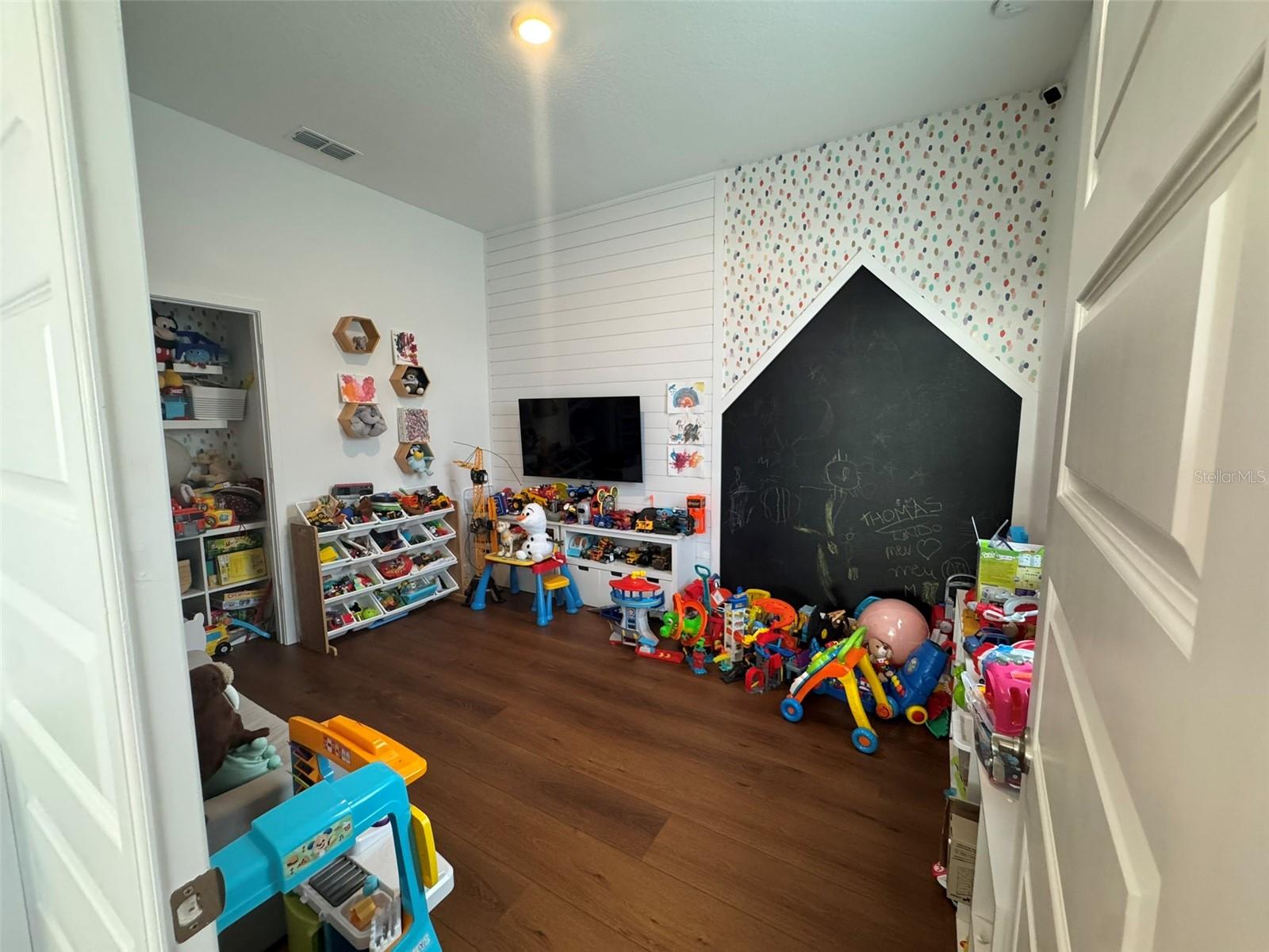 WINDING BAY PH 3 - Residential