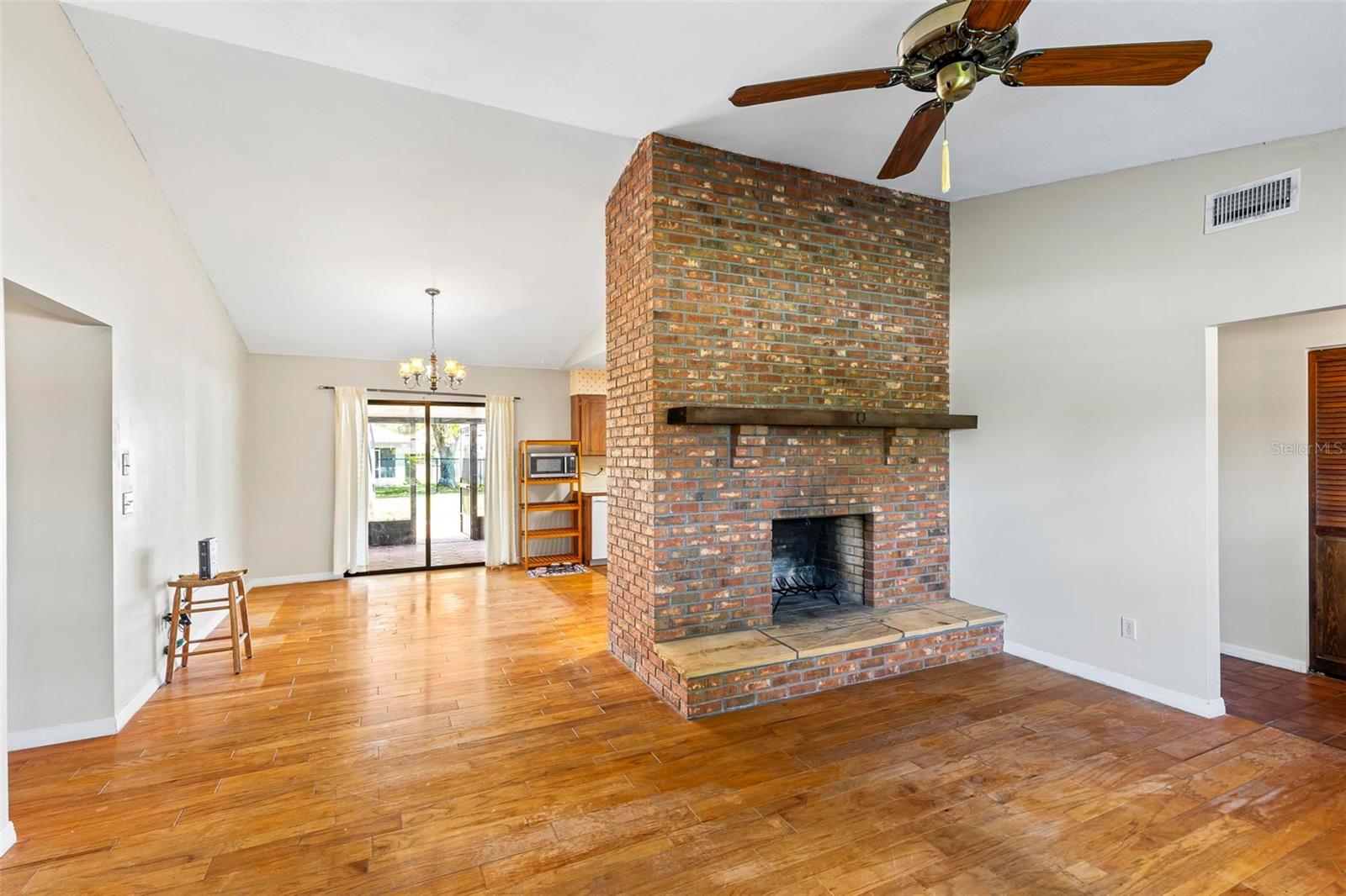 27 PRAIRIE LANE