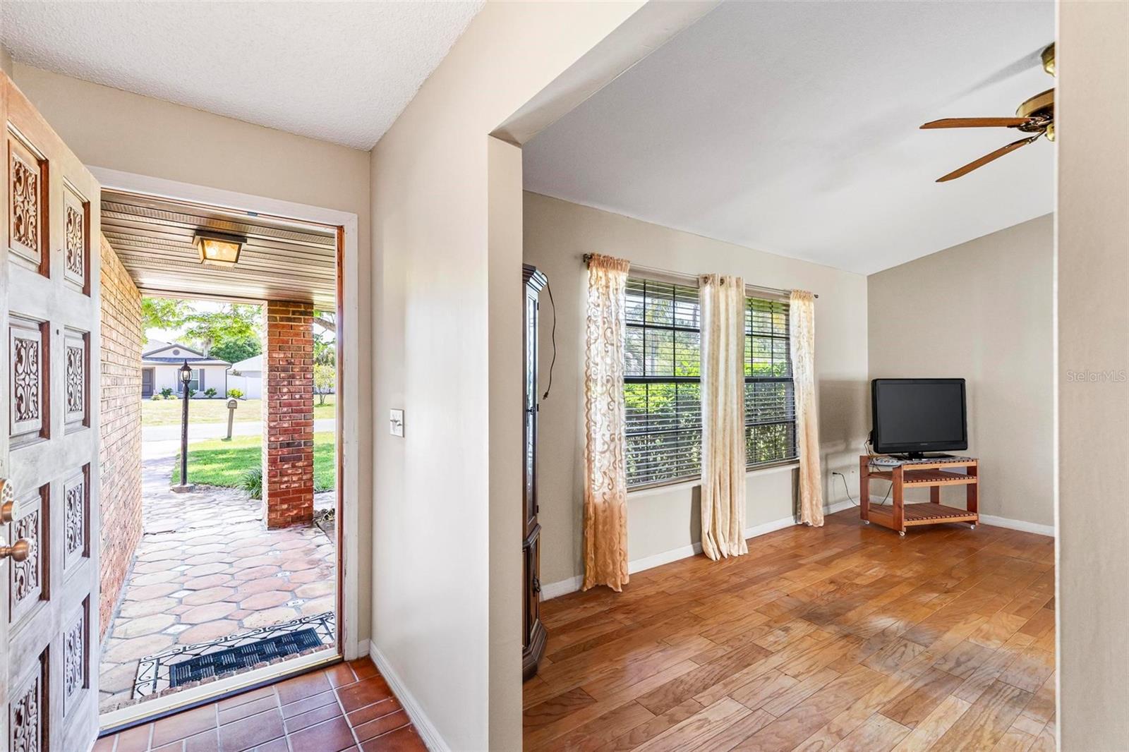 27 PRAIRIE LANE